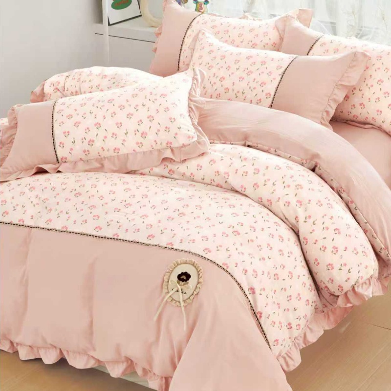 Lenjerie Finet cu Broderie si Volanase, 4 Piese Melor Floral