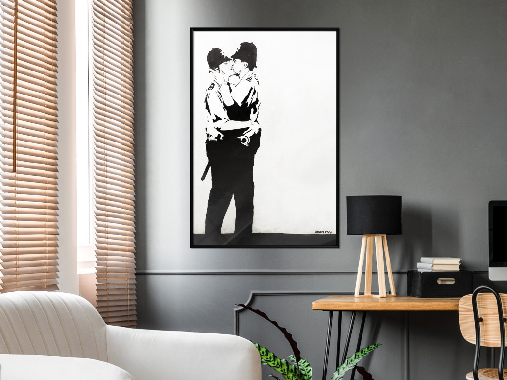 Poster - Banksy: Kissing Coppers II, cu Ramă neagră, 30x45 cm - 1 | YEO