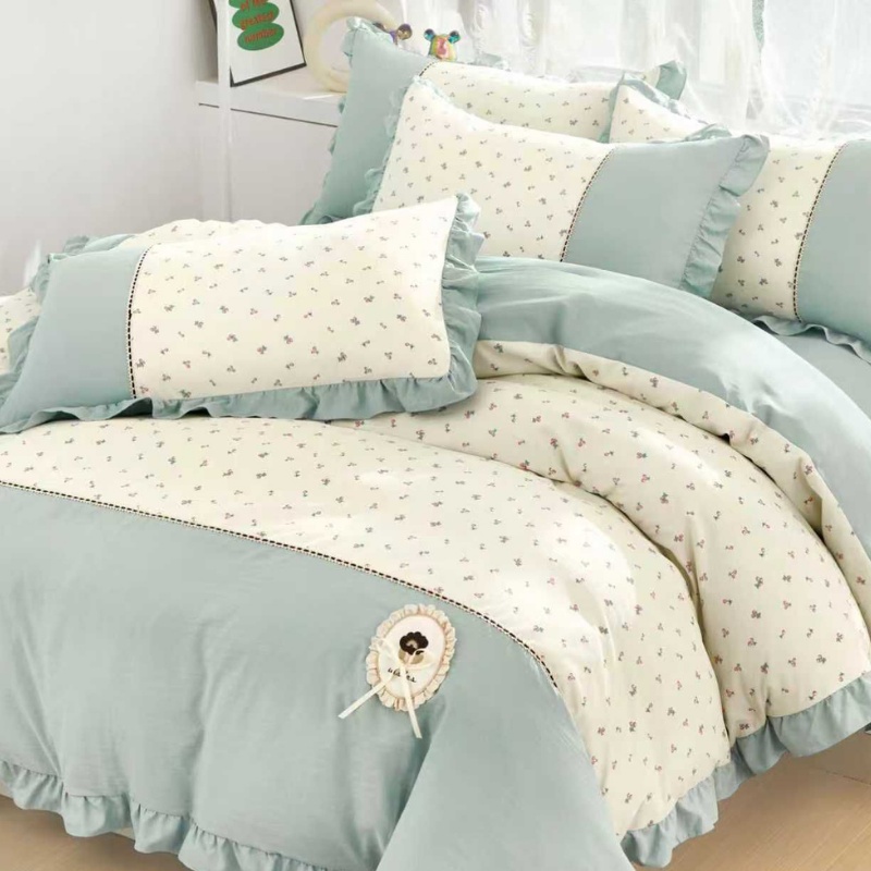 Lenjerie Finet cu Broderie si Volanase, 4 Piese Melor Sky