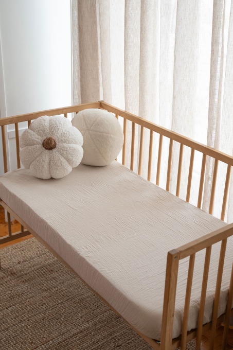 Cearsaf cu elastic pat bebelusi Model Burumcuk Beige
