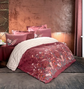 Lenjerie de pat dublu Model Vina Claret Red