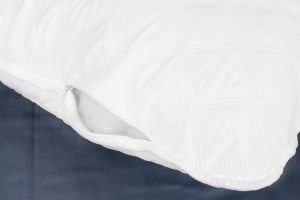 Pernă matlasată cu microfibră Soft Touch și umplutură siliconizată, fermitate medie, Alb, 50 × 70 cm - Img 3