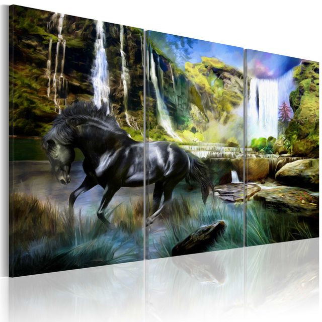 Tablou - Horse on the sky-blue waterfall background