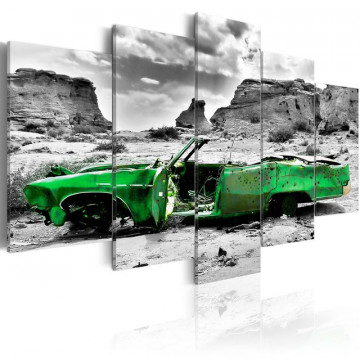 Tablou - Green retro car at Colorado Desert - Img 1