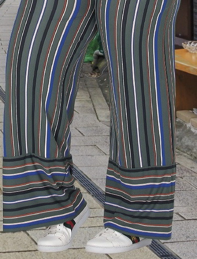 Compleu dama - bluza si pantalon - masura mare bluza albastra si pantaloni cu dungi multicolore pt masura 46-48-50 - Img 2