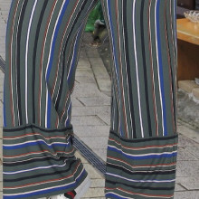 Compleu dama - bluza si pantalon - masura mare bluza albastra si pantaloni cu dungi multicolore pt masura 46-48-50 - Img 2