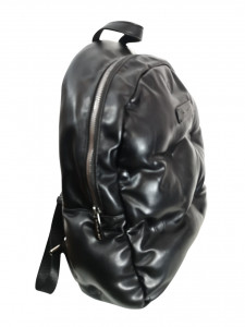 Tip produs: Rucsac David Jones   Culoare: Negru   Sistem inchidere: Fermoar  Dimensiune: ~ 10 x 28 x 34 cm ( l x L x H )  Buzunare: Interioare si exterioare.  Detalii: Bretele ajustabile.