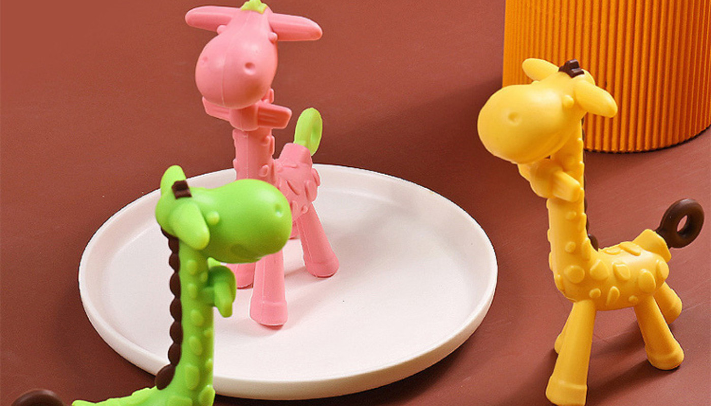 Descoperă beneficiile jucăriilor pentru dentiție în formă de girafă pentru bebeluși