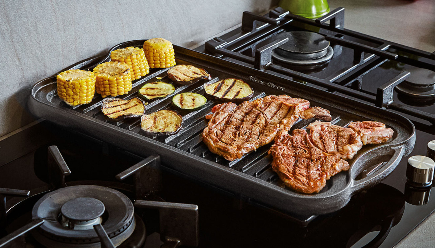 Gătitul pe tigăi grill din fontă: Ghid complet și sfaturi de întreținere pentru o bucătărie de excepție