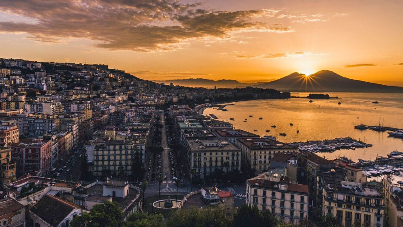 Originile SPACCANAPOLI