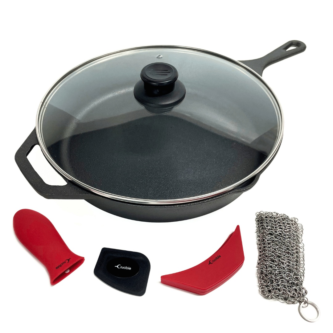 Tigaie din fonta cu capac din sticla, Crucible Cookware, 30.5 cm, pre-asezonata, racleta si zale de curatare si 2 suporturi din silicon termorezistent incluse