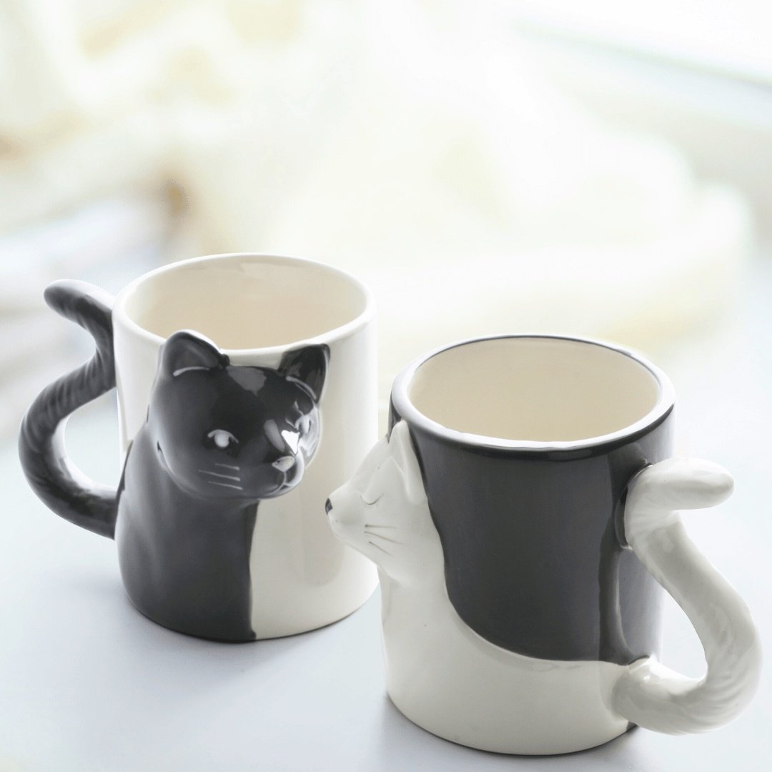 Set 2 Cani cuplu indragostiti, personalizate cu Pisicute 3D, cadou original pentru el&ea, cafea/ceai, ceramica, alb/negru, 350 ml