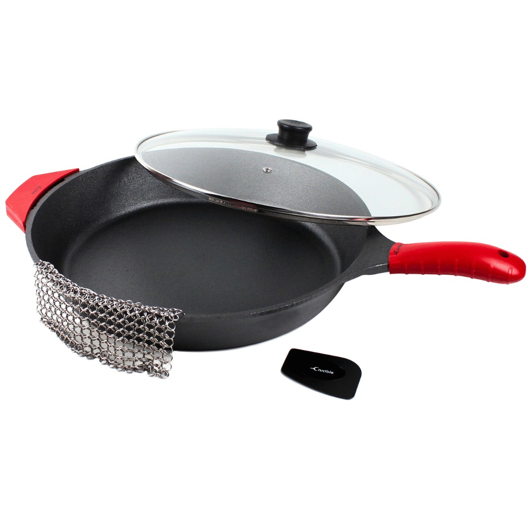 Tigaie din fonta cu capac din sticla, Crucible Cookware, 38 cm, pre-asezonata, racleta si zale de curatare si 2 suporturi din silicon termorezistent incluse