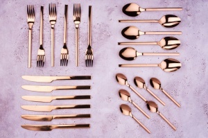 Set 24 Tacamuri inox EMUND, 6 persoane, 6 x Cutite, 6 x Linguri, 6 x Furculite, 6 x Lingurite, Otel inoxidabil, design drept elegant, Cupru lucios - Img 3