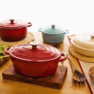 Oala ovala din fonta emailata, 3.8 L, cu capac, tip cuptor olandez, Cocotte by Lätt Home, 29 x 21 cm, rosu Cherry - Img 2