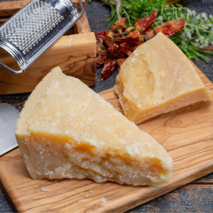 Parmezan Parmigiano Reggiano di Vacche Rosse 24 luni