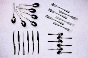 Set 24 Tacamuri inox SVEN, 6 persoane, 6 x Cutite, 6 x Linguri, 6 x Furculite, 6 x Lingurite, Otel inoxidabil, design ultra-modern, Negru lucios - Img 3