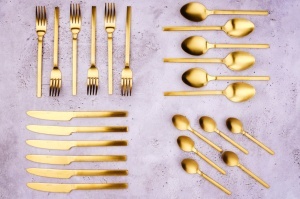 Set 24 Tacamuri inox EMUND, 6 persoane, 6 x Cutite, 6 x Linguri, 6 x Furculite, 6 x Lingurite, Otel inoxidabil, design drept elegant, Auriu mat - Img 3