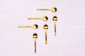 Set 6 lingurițe cafea KNUT, oțel inoxidabil, curbe asimetrice, auriu mat - Img 3