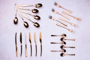 Set 24 Tacamuri inox SVEN, 6 persoane, 6 x Cutite, 6 x Linguri, 6 x Furculite, 6 x Lingurite, Otel inoxidabil, design ultra-modern, Cupru lucios - Img 3