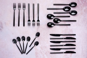 Set 24 Tacamuri inox NILS, 6 persoane, 6 x Cutite, 6 x Linguri, 6 x Furculite, 6 x Lingurite, Otel inoxidabil, design elegant, Negru lucios - Img 3