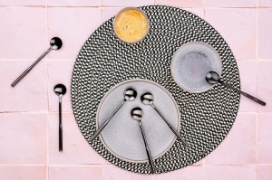 Set 24 Tacamuri inox ABEL, 6 persoane, 6 x Cutite, 6 x Linguri, 6 x Furculite, 6 x Lingurite, Otel inoxidabil, design modern, Negru lucios - Img 4