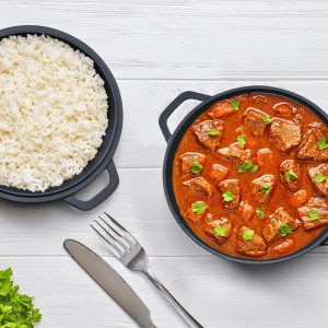 Tigaie inalta cu capac 2in1 reversibil, Tortillada, tip cuptor olandez Combo Cooker, fonta pre-asezonata, 26cm, 3.5L, manere fixe cu husa de protectie termorezistenta - Img 6