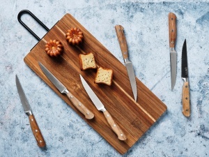 Tocător de bucătărie din lemn de salcâm STINE, cu mâner inox ergonomic, 39x19 cm - Img 6