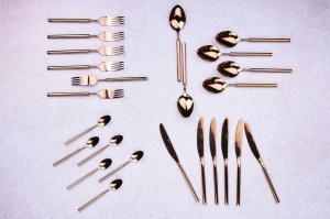 Set 24 Tacamuri inox VIGGO, 6 persoane, 6 x Cutite, 6 x Linguri, 6 x Furculite, 6 x Lingurite, Otel inoxidabil, design modern traditional, Cupru lucios - Img 3
