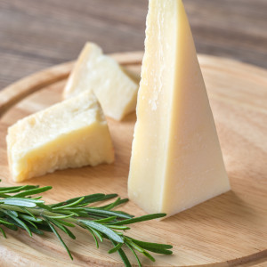 Parmezan Parmigiano Reggiano di Vacche Rosse 24 luni