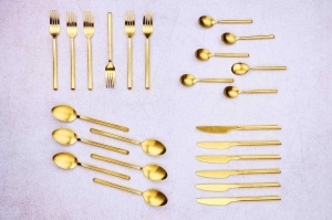 Set 24 Tacamuri inox KNUT, 6 persoane, 6 x Cutite, 6 x Linguri, 6 x Furculite, 6 x Lingurite, Otel inoxidabil, curbe asimetrice, Auriu mat - Img 3
