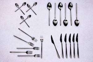 Set 24 Tacamuri inox OLAF, 6 persoane, 6 x Cutite, 6 x Linguri, 6 x Furculite, 6 x Lingurite, Otel inoxidabil, design rafinat, Negru lucios - Img 3