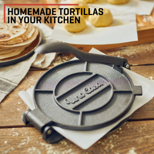 Set Presa din fonta pentru tortilla, Uno Casa si hartie pentru copt cadou 100 bucati, 25 cm