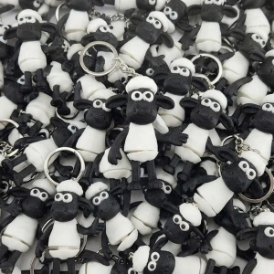 Piese printate 3D asamblate în culori contrastante alb și negru cu material AzureFilm PLA+