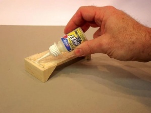 Deluxe Materials Roket Powder - mod de utilizare cu adeziv cianoacrilat - RepRapMania