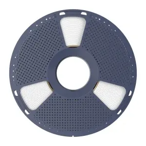 Piesă 3D printată cu filament Sunlu PLA+ White, evidențiind finisajul neted și detaliile clare