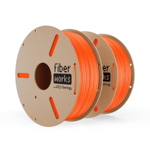 Două role de filament PLA FiberWORKS portocaliu, cu eticheta produsului vizibilă