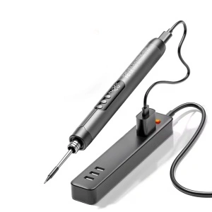 Ciocan de lipit wireless cu ecran LCD alimentat prin hub USB, conectat cu cablul de încărcare USB-C