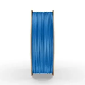Rolă filament PLA FiberWORKS albastru, vedere laterală a filamentului înfășurat