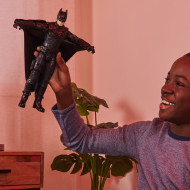 BATMAN FIGURINA FILM BATMAN IN COSTUM CU ARIPI 30CM