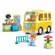 LEGO DUPLO CALATORIA CU AUTOBUZUL 10988