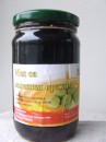 Med sa mladim zelenim orasima