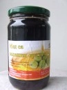 Med sa mladim zelenim orasima