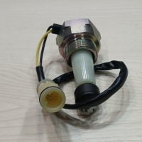 SENZOR NIVOA RASHLADNE TECNOSTI KHD/DEUTZ 04199831