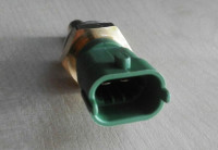 SENZOR TEMPERATURE IVECO/NEW HOLLAND 4897224