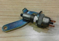 SIGURNOSNI PREKIDAC DEUTZ 912/913 02164568