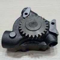 PUMPA ULJA DEUTZ 913 4CIL 04231921