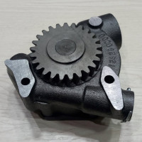 PUMPA ULJA DEUTZ 913 4CIL 04231921