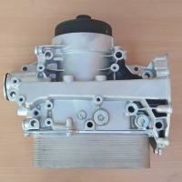 HLADNJAK ULJA SA KUCISTEM VOLVO 21004205