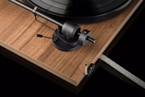 PRO-JECT E1 BT Walnut OM5e Gramofon sa Bluetooth transmisijom - Img 2